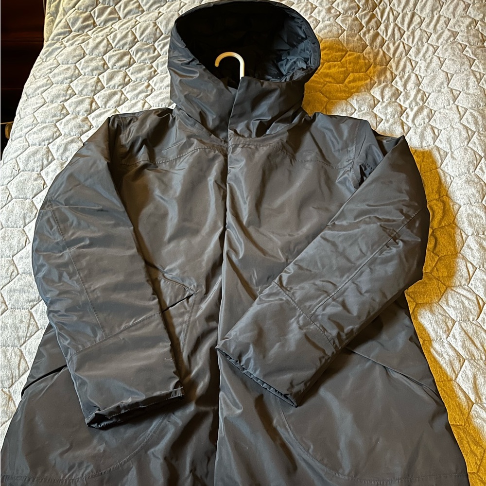 Women’s Medium StormProof Parka 700 from Under Armour NWOT